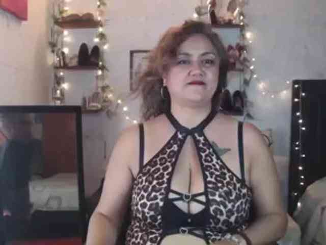 missrosariostepmoan webcam