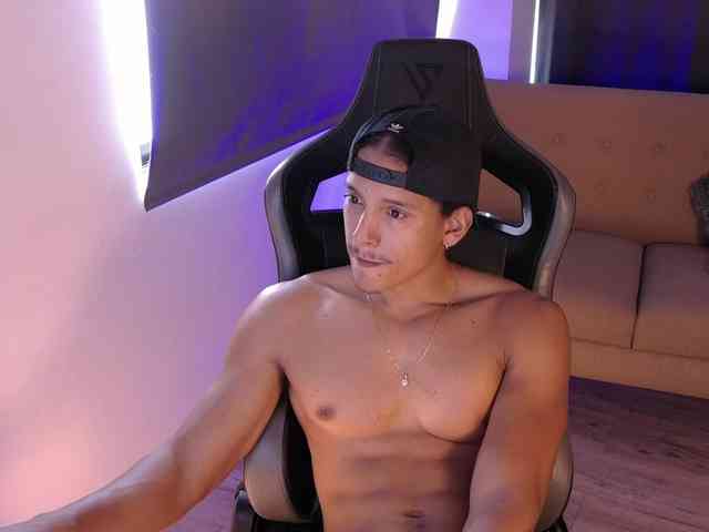 LiamVolkov Live Webcam on BongaCams