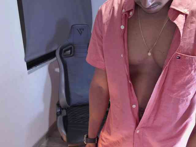 LiamVolkov Live Webcam on BongaCams