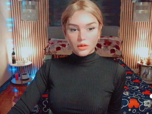 HOLLY_MOLLY live cam