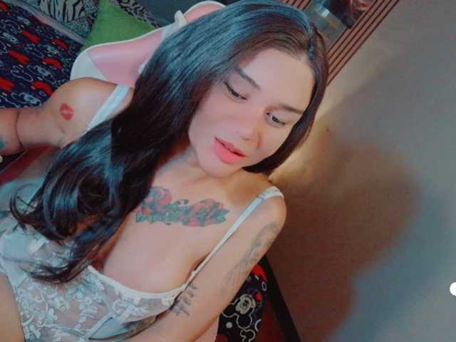 GLAMOROUS_QUEEN