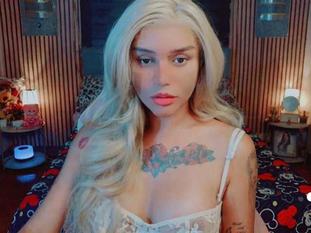 GLAMOROUS_QUEEN