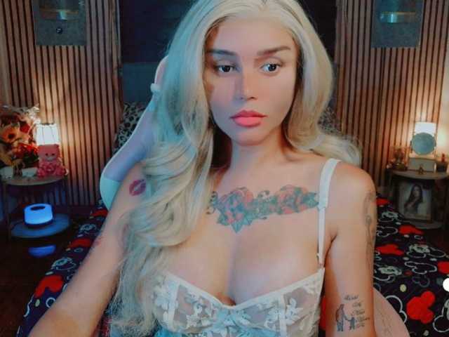 GLAMOROUS_QUEEN