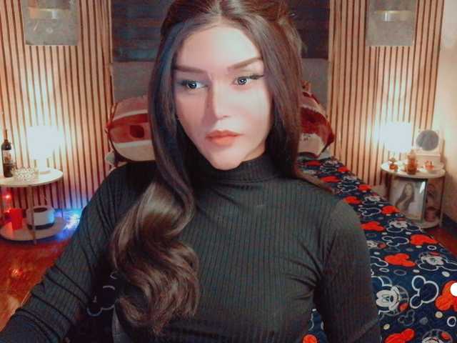HOLLY_MOLLY — live trans cam