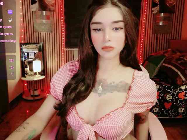 HOLLY_MOLLY