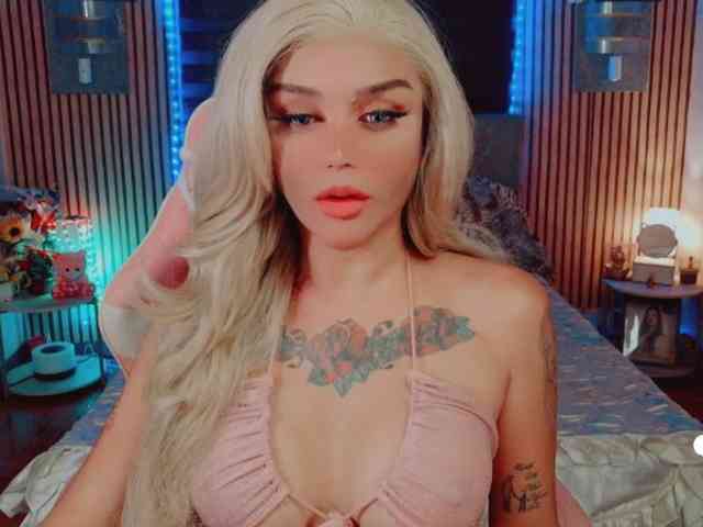 IM_YOUR_QUEEN