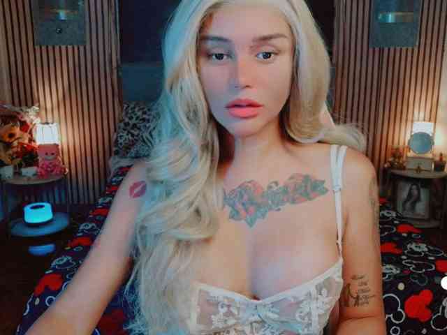 GLAMOROUS_QUEEN