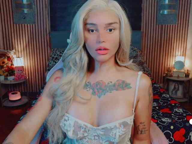 GLAMOROUS_QUEEN