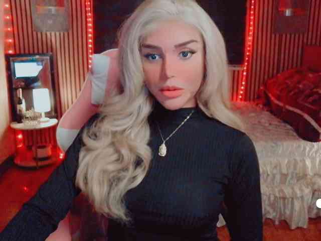 HOLLY_MOLLY