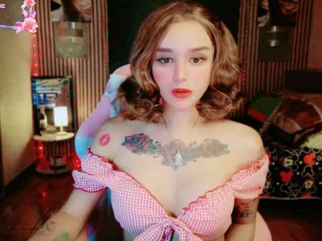 HOLLY_MOLLY
