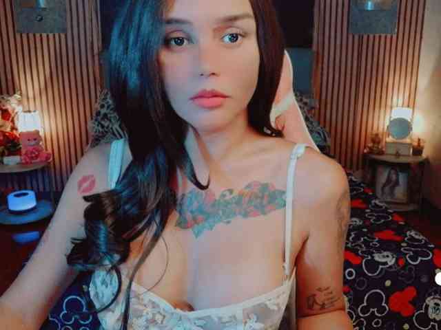 GLAMOROUS_QUEEN
