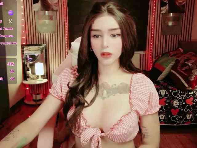 HOLLY_MOLLY