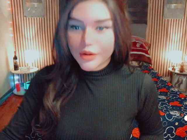 HOLLY_MOLLY