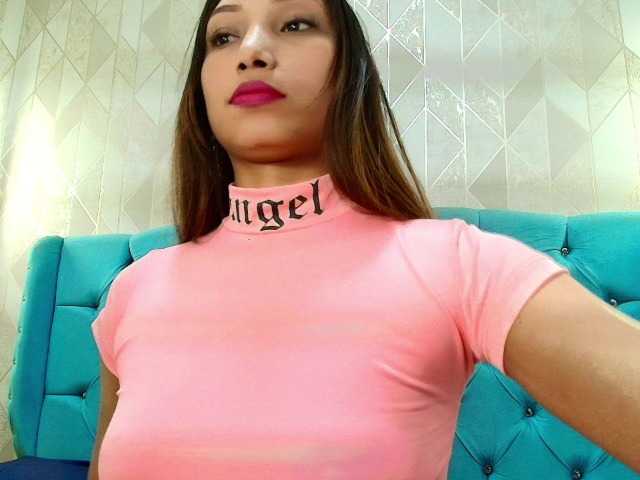MadelineDollx live cam on BongaCams