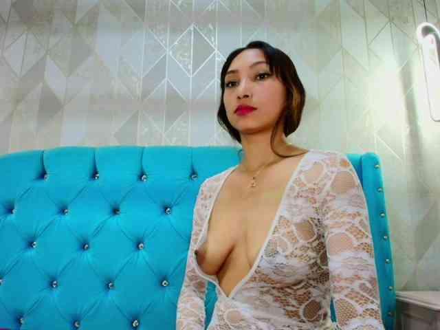 MadelineDollx webcam