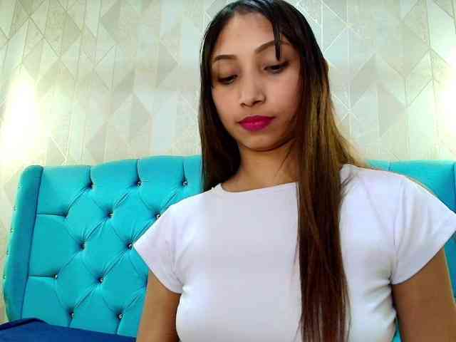 MadelineDollx webcam