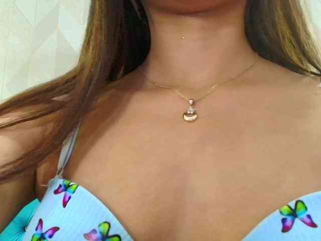 MadelineDollx webcam