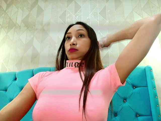 MadelineDollx webcam