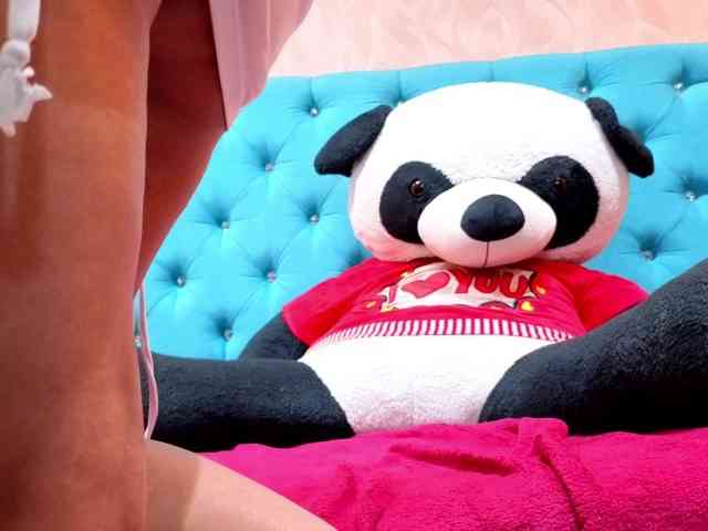 MadelineDollx webcam