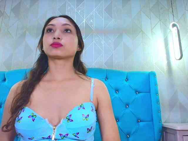MadelineDollx webcam