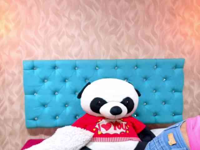 MadelineDollx webcam