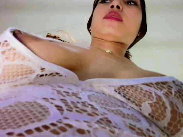 MadelineDollx Live Webcam on BongaCams