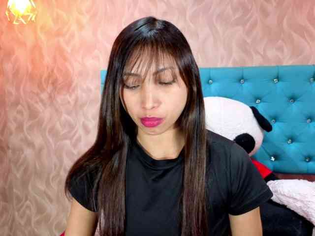 MadelineDollx webcam