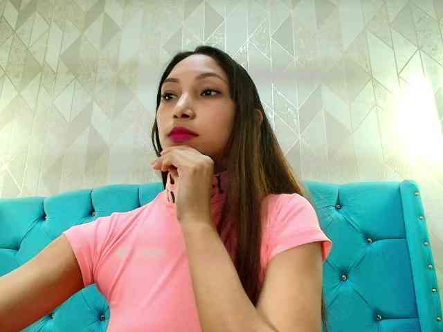 MadelineDollx webcam