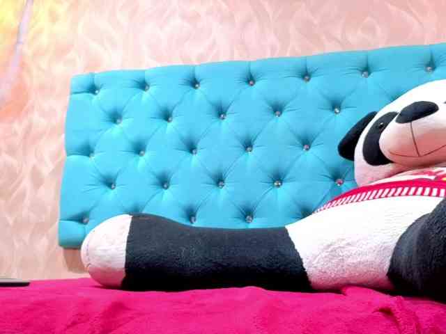 MadelineDollx webcam