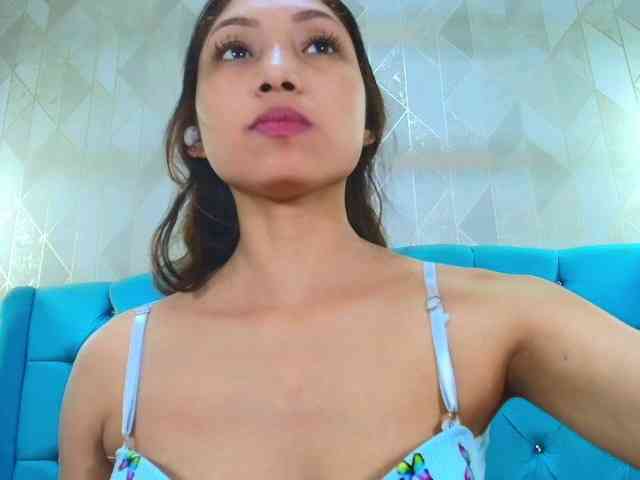 MadelineDollx webcam