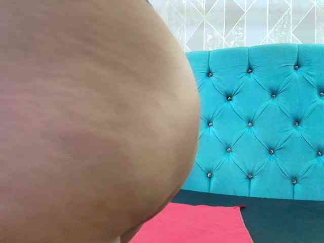 MadelineDollx webcam