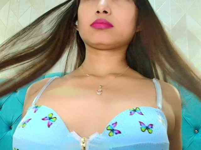 MadelineDollx webcam