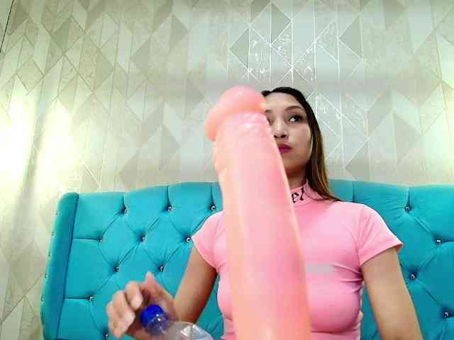MadelineDollx webcam