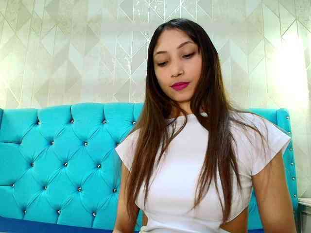 MadelineDollx webcam