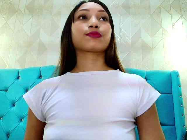 MadelineDollx webcam