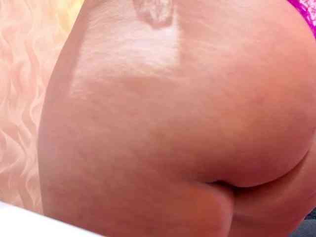 MadelineDollx webcam