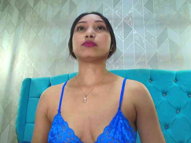 MadelineDollx webcam