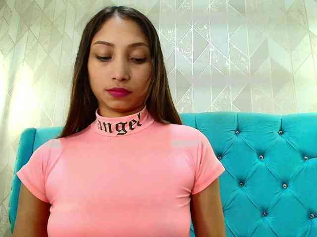 MadelineDollx webcam