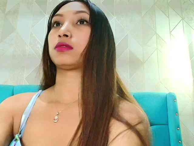 MadelineDollx webcam