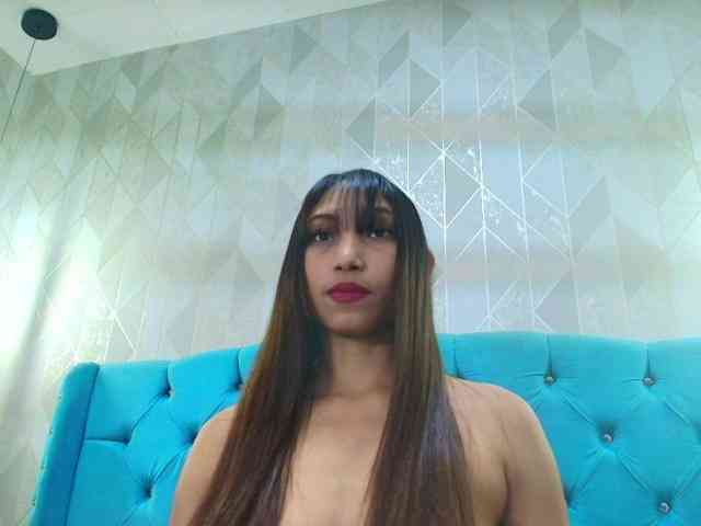 MadelineDollx webcam