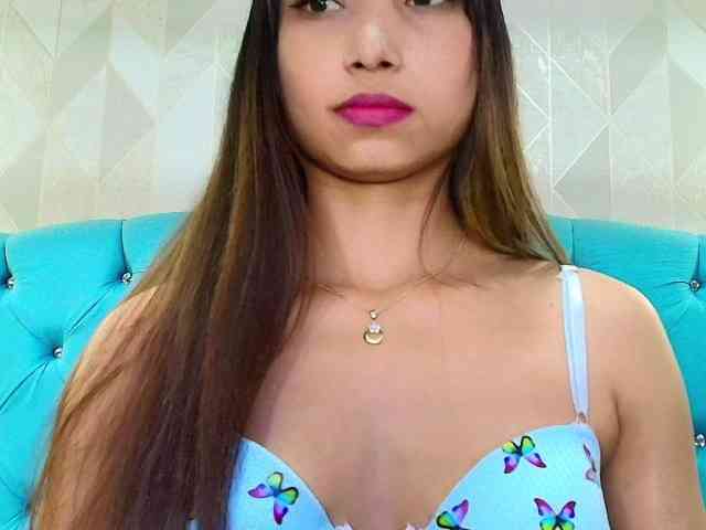 MadelineDollx webcam