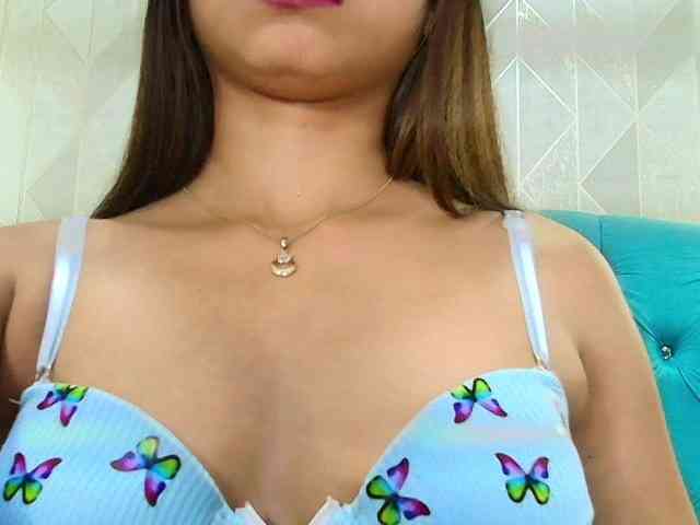 MadelineDollx webcam