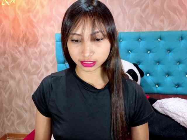 MadelineDollx webcam