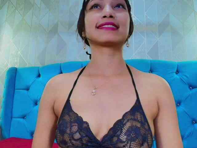 MadelineDollx webcam