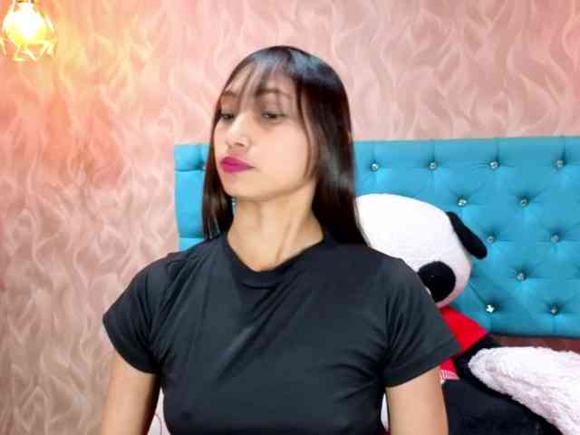 MadelineDollx webcam