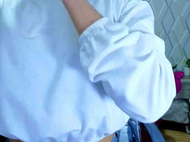 MadelineDollx webcam