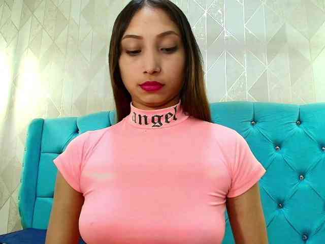 MadelineDollx webcam