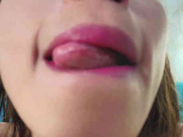 MadelineDollx webcam