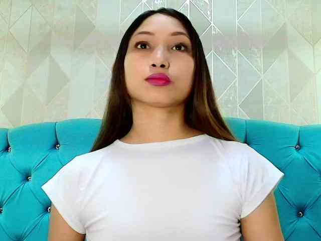 MadelineDollx webcam