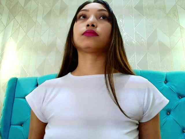 MadelineDollx webcam